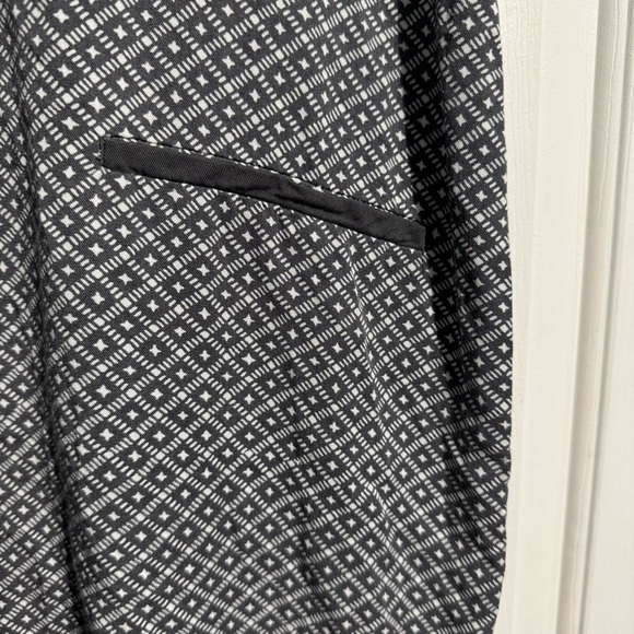 Chic Grey and White Patterned Dress Pockets From Sandwich_ Size EU 42 (US 12) - Picture 6 of 11